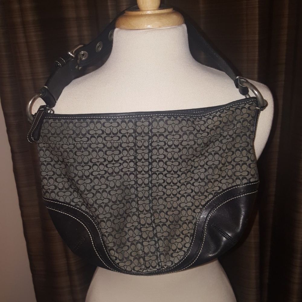 Coach signature Shoulder Bag